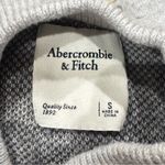 Abercrombie & Fitch  Grey Pattern Crewneck Sweatshirt Women’s Small Photo 1