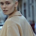 ZARA Twisted hoop earrings.Gold Texture Photo 3