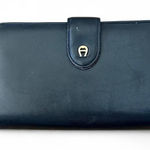 Etienne Aigner  black leather long wallet with zipper closure and card slots Photo 0