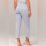 Abercrombie & Fitch SHORT Mom High Rise Distressed Denim Jeans Light Wash 27/4 Photo 1