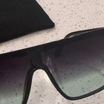 Quay  Sunglasses Photo 3