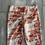 Nike  Dri-Fit Phantom Desert Camo Activewear High-Rise Leggings Size Medium. Photo 2