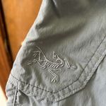 Arc’teryx Rampart Hiking Climbing Long Cargo Shorts. Size 10. Gray Photo 6