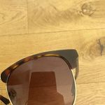 Guess  GU7414 Sunglasses in Tortoise Photo 5