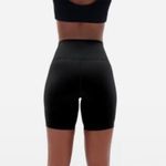 Everlane NWT  the perform bike short small Photo 1