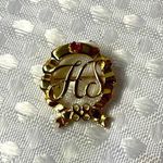 This AVON Representative HS wreath, a ribbon 1988, synthetic ruby. Red Photo 0