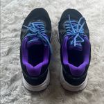 Nike  Women's Black and Purple Athletic Shoes Size 9.5‎ Photo 3