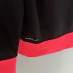 Nike  Therma Fit M Womens Black Hot Pink Hoodie Activewear Bright Long Sleeve Photo 6