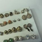 Lot Of 20 Costume Pierced Earrings Studs Rhinestone / Faux Pearl / Metal Etc Photo 4