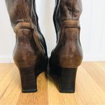 EARTHIES Leather Knee High Wedge Heeled Boot Distressed Fall Brown Tan Size 7 Photo 3