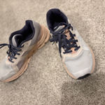 on cloud  Running Shoes Women’s Photo 3