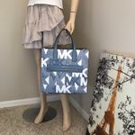 Michael Kors Set Photo 11