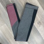 Under Armour Womens Favorite Graphic Leggings Gray Pink XS 1300180 Photo 1