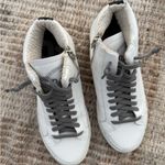 P448  Women’s Sz 38 / US 7.5 Star high-top sneaker in White Leather / Gray Laces Photo 4