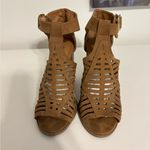 Qupid  Tan Strappy Block 4” Heel sandals Size 7 Photo 4