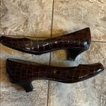 Sofft Rivoli Faux Crocodile Brown Patent Leather Kitten Heels Photo 2