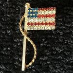 VINTAGE American flag pin Red Photo 0