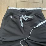 FIGS  High Waisted Zamora Jogger Scrub Pants in Core Black Size XS Photo 15