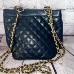 Casual‎ Corner Vintage 90’s Quilted Navy Blue Bucket Bag with Gold Chain Strap Photo 2