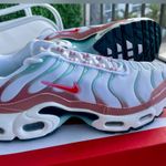 Nike - Airmax Plus (GS) White/Siren Red - Red Stardust |6Y/7.5US/38.5EU - NIB Photo 4