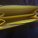 Harry Potter  Hufflepuff Yellow Wallet Great Condition Photo 2