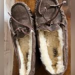 UGG  Dakota Suede Leather Sheepskin Lining Rubber Sole Moccasin sz 8 Photo 2