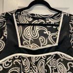 Violet+Claire NWT  Size M Black White Paisley Satin Tie Back Pullover Blouse Photo 3