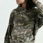 American Eagle  Velour Camo Hoodie Medium Photo 1