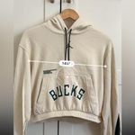 Gildan Milwaukee Bucks Sweatshirt Cropped Air Jordan Size Medium NBA basketball Photo 4