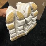 On Cloudwift white cream running athletic training lace up shoes sneakers sz 7.5 Photo 3