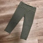 Athleta  Chaturanga Capri Leggings Photo 0