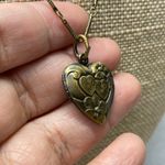 Vintage Etched Heart Engraved Locket Link Necklace Photo Pendant Keepsake Gold Photo 2