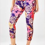 Fabletics Define PowerHold mid-rise capri leggings in Fiori pattern size medium Photo 0
