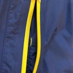 Vineyard Vines  Raincoat Photo 3