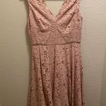 Vera Wang  Dusty Pink Double V-Neckline Lace Knee Length Dress Size 6 Photo 0