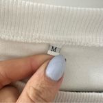 Disney World’s Magic Kingdom White Sweatshirt Size M Photo 1