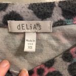 Delia's dELiA*s Colorful Gray Cheetah Print Top📝 Photo 2