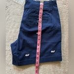 Vineyard Vines Women'sβ Embroidered Whale EVERY DAY SHORTS Size 2 Photo 14