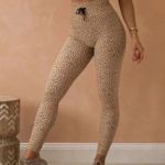 White Fox Boutique WHITE FOX Active Sarah’s Day x WFA Limited Edition Speckle Leggings Sand Size S Photo 3