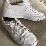 Nike sneakers Photo 1