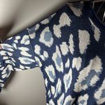 Wonderly  NEW Leopard Printed Knit Sweater Pulllover Size M Blue Animal Print Photo 2