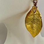 Gold tone leaf post earrings Photo 2