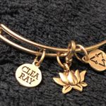 Clea Ray charm bracelet Photo 1
