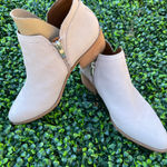 Banana Republic Franco sarto women Stylish Cream Ankle Boots, size 9 Photo 0