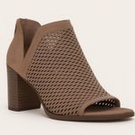 Vince Camuto $32 New! Women's Katnina Perforated Leather Ankle Bootie Brown Photo 2
