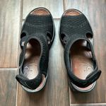 Bzees  Womens Dream Wedge Sandals Shoes Black Adjustable Ankle Strap Size 8 Photo 3