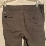 Columbia  Omni-Shade Olive Green Nylon Capris Photo 4