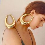 Oval Hoop Earrings, Gold Oval Hoop Earrings Photo 3