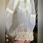 Vintage 1940s Ivory Organza Wedding Dress Appliqué Lace Antique Wedding Photo 9