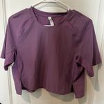 Lululemon  cropped shirt Photo 2